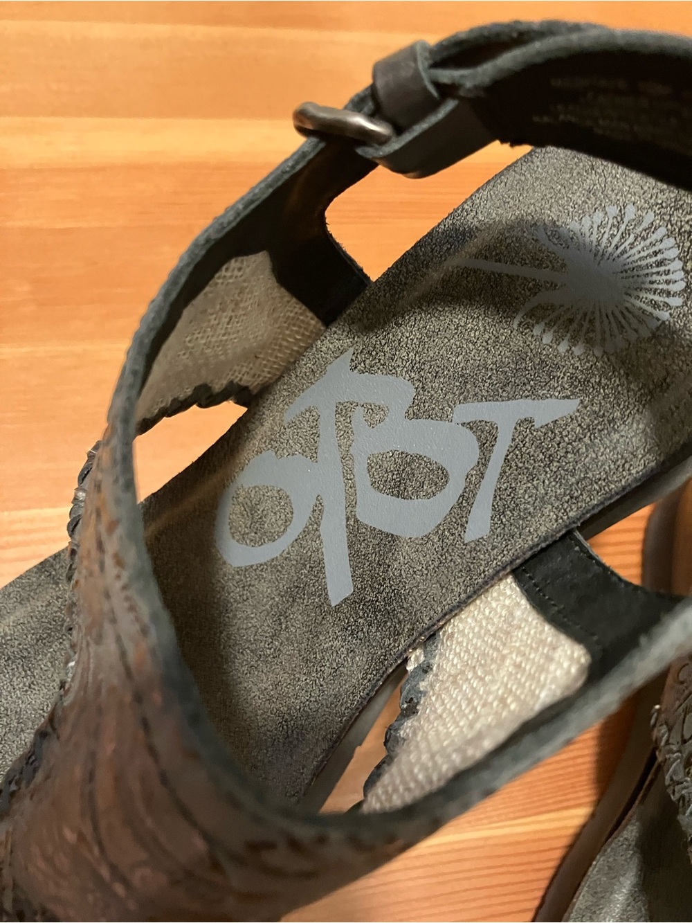 Off The Beaten Track Wedge Sandals size 10 - Picture 2 of 10